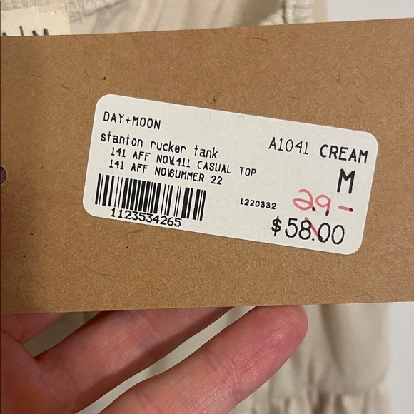 Women's Cream Camisole Top. 100% cotton. SZ med. NWT. Minimalist. Neutral - Picture 4 of 8